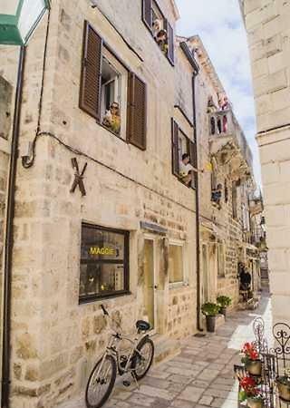 White Rabbit Hostel Hvar Town Zewnętrze zdjęcie