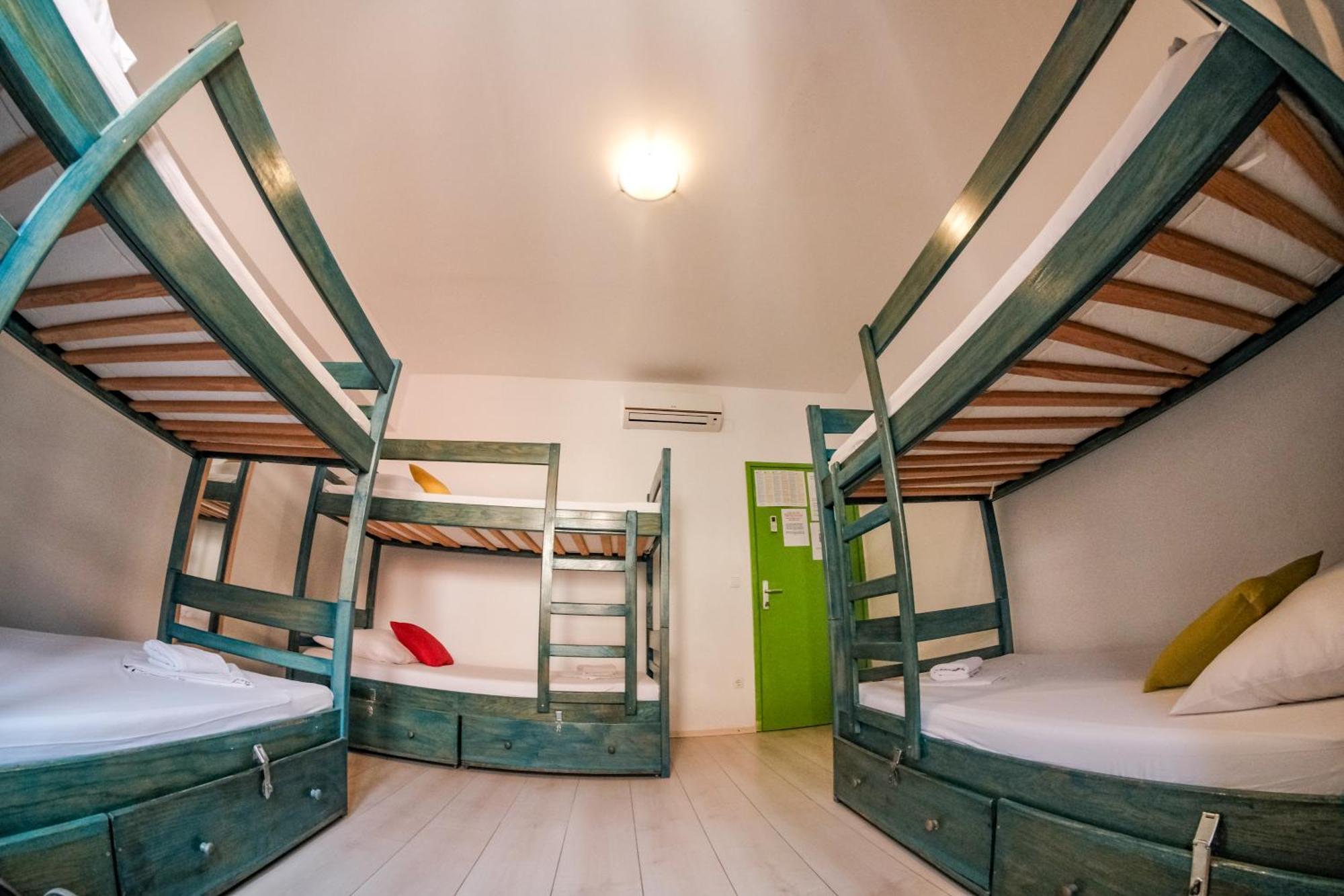 White Rabbit Hostel Hvar Town Zewnętrze zdjęcie