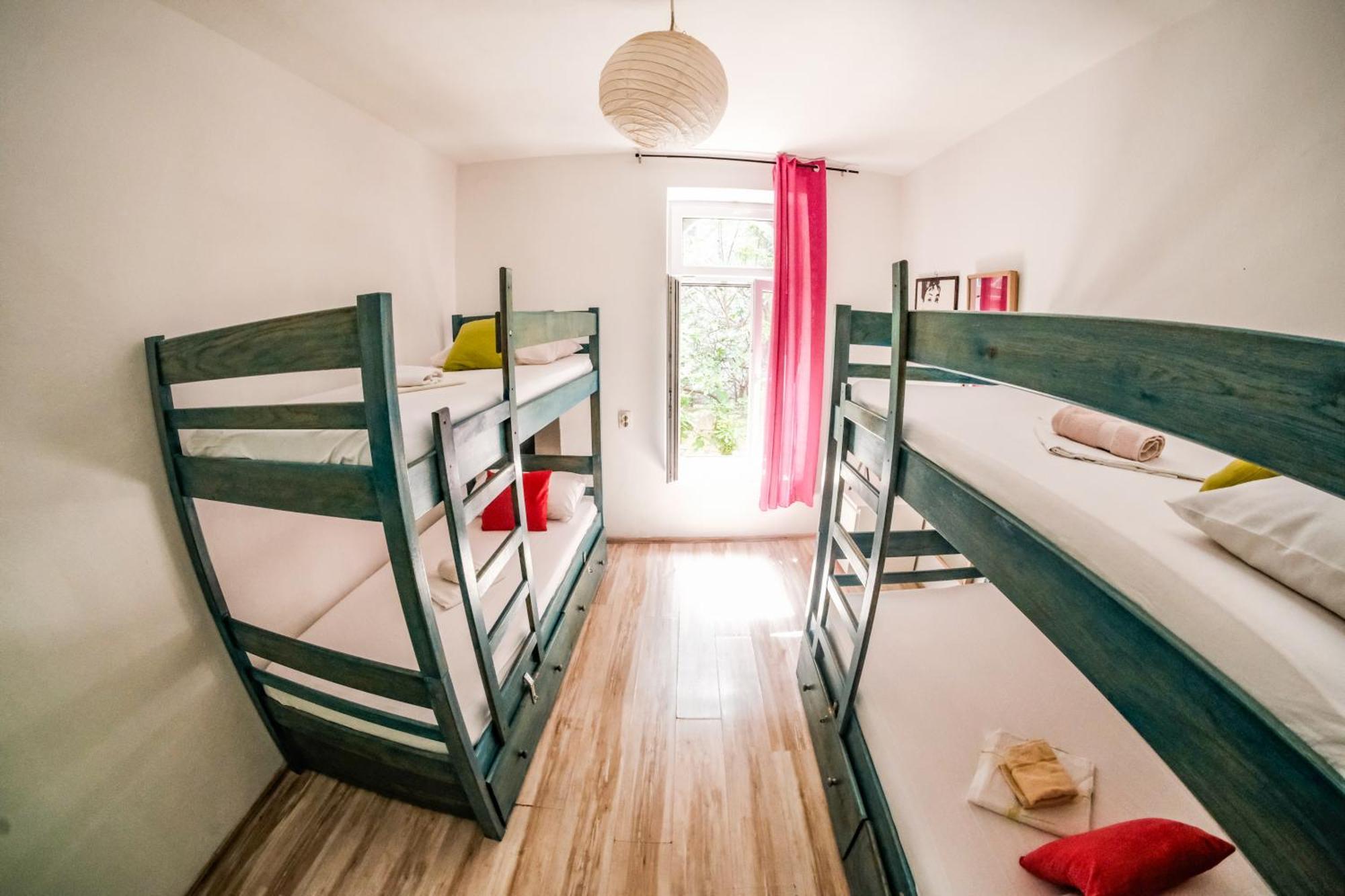 White Rabbit Hostel Hvar Town Zewnętrze zdjęcie