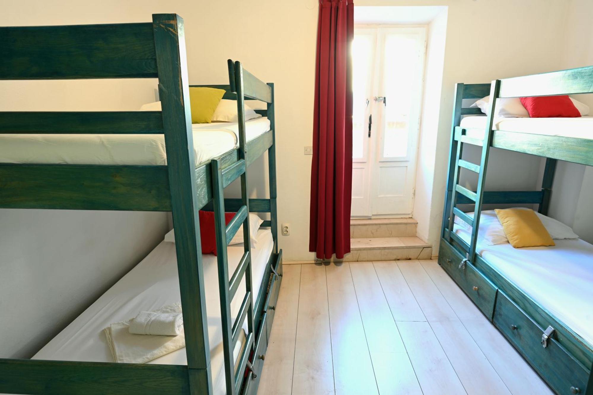 White Rabbit Hostel Hvar Town Zewnętrze zdjęcie