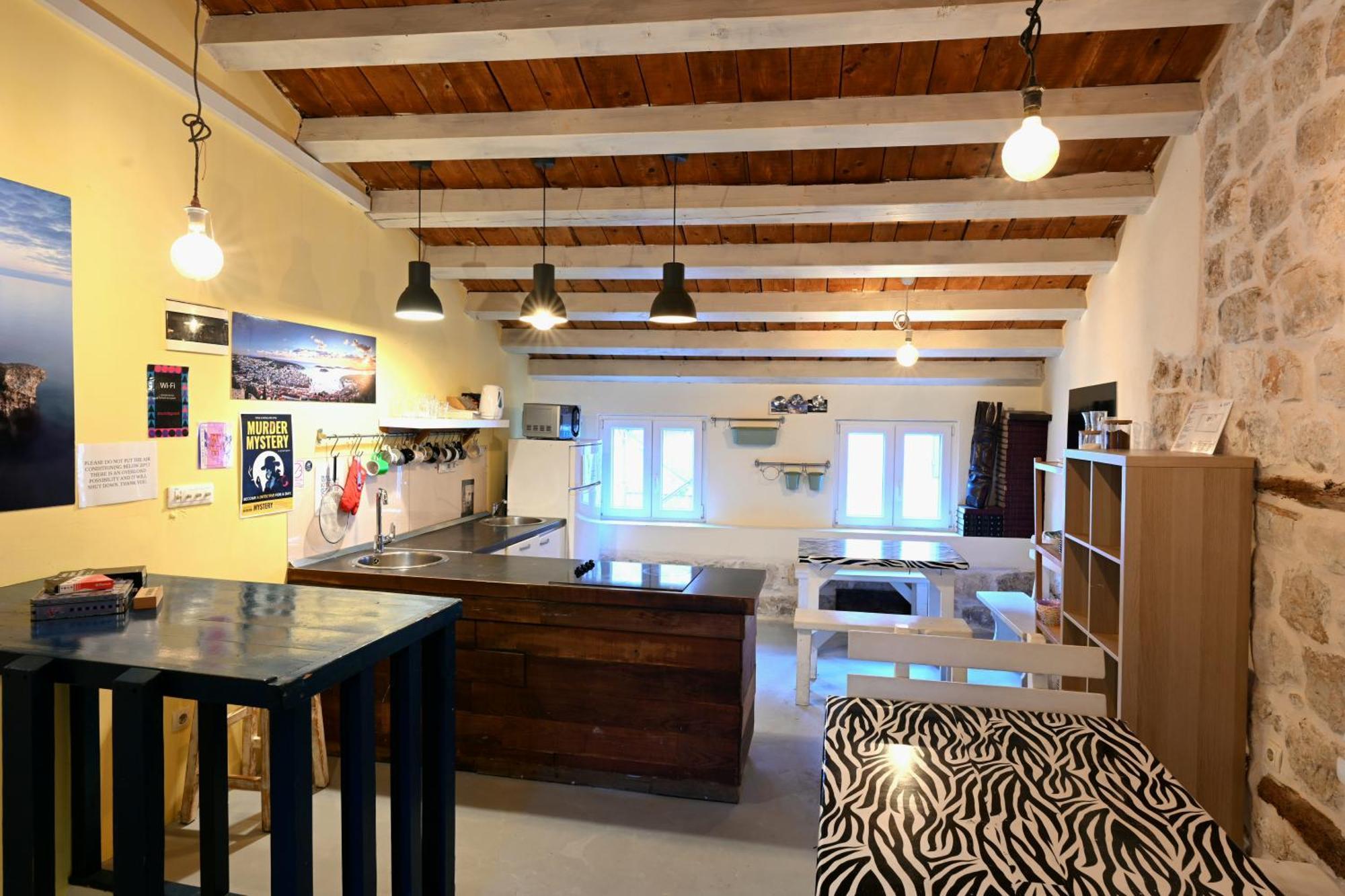 White Rabbit Hostel Hvar Town Zewnętrze zdjęcie
