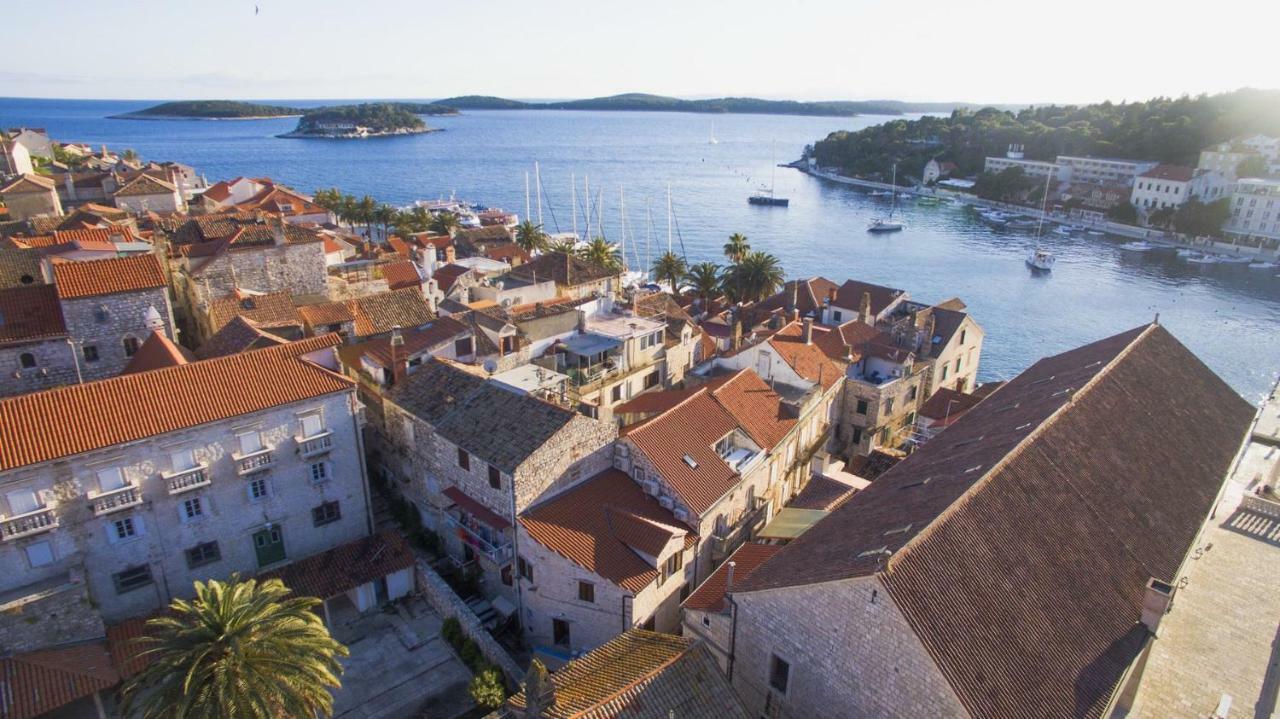White Rabbit Hostel Hvar Town Zewnętrze zdjęcie